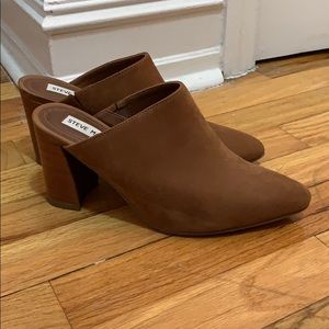 STEVE MADDEN HEELED MULES
